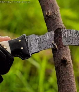 Close-up of Twist Pattern Damascus Fixed Blade Knife (1095 & 15N20 Steel).